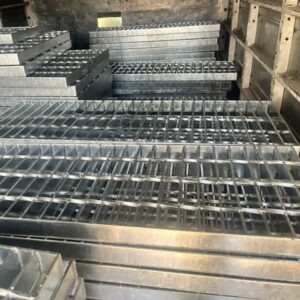 Tấm sàn grating mạ kẽm  1000×400mm tải trọng 12.5 – 40 tấn